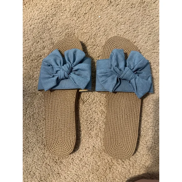 Sole Mates 1B0203FB Blue Chambray Bow Flip Flop Sandals 8-9 - Picture 3 of 4
